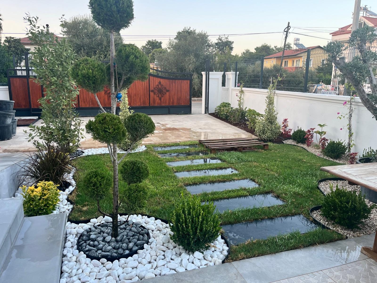 Villa Garden Project 03