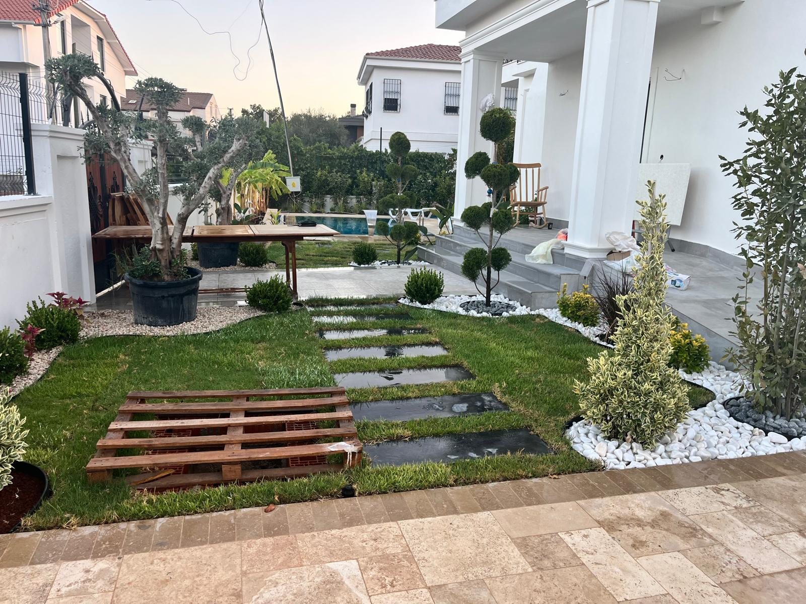 Villa Garden Project 04